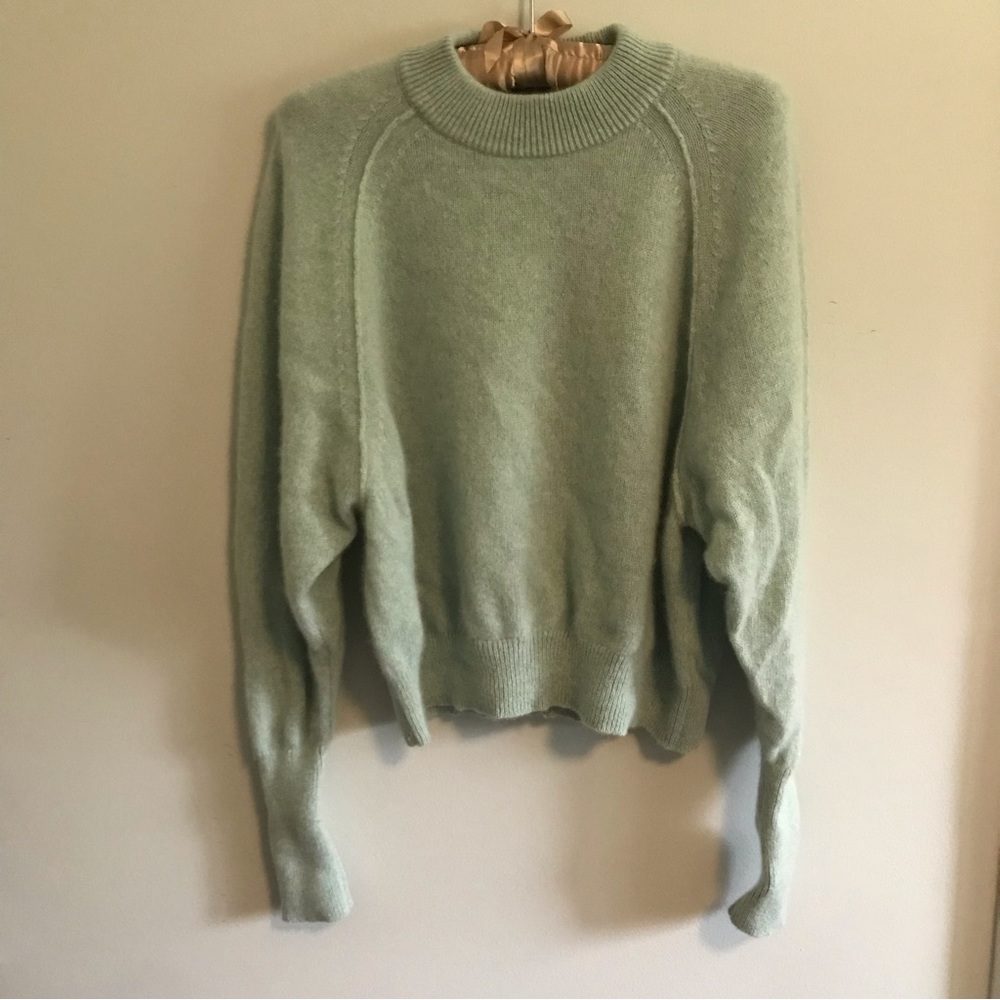 Aritzia the Group by Babaton Luxe Cashmere Crewneck Sweater